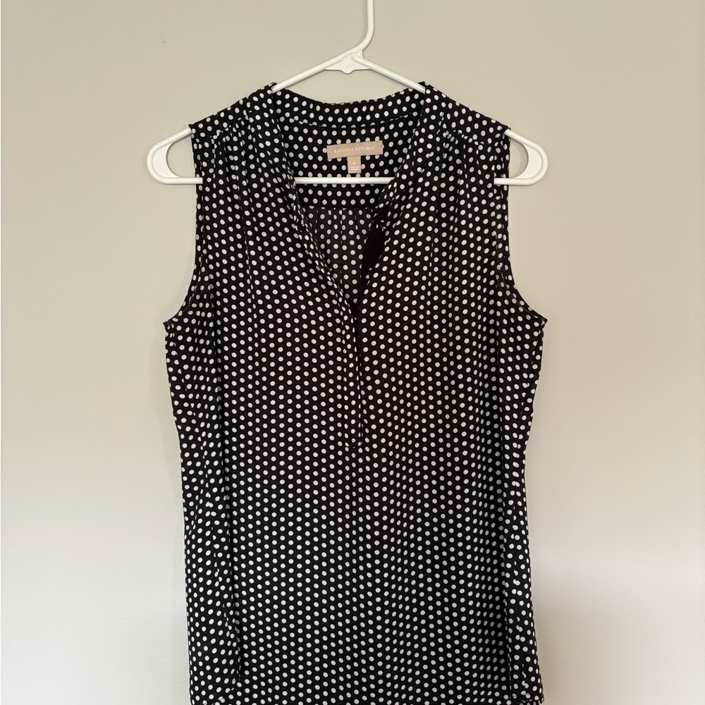 Banana Republic Black and White Sleeveless Blouse